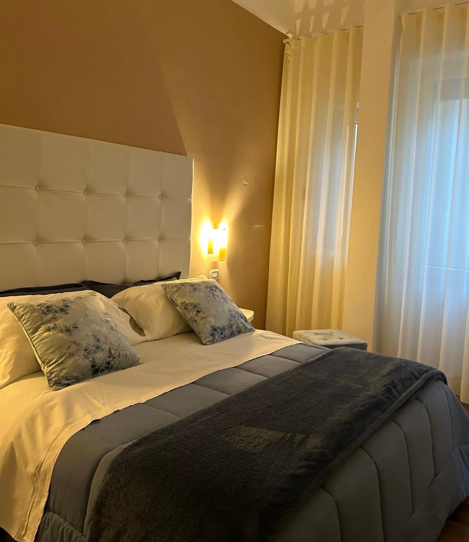 Tiziana'S House Bed & Breakfast Салерно Екстериор снимка